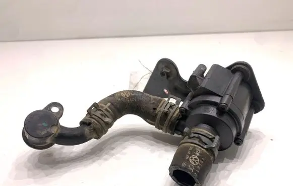 Volkswagen Transporter - Caravelle T6 Oil filter mounting bracket 5Q0965561B