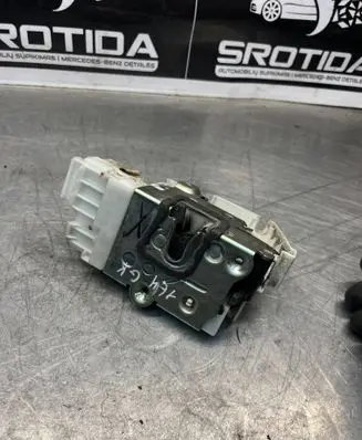Mercedes-Benz A W169 Rear door lock 1697303135