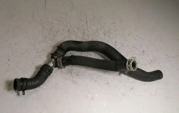 Nissan Qashqai+2 Engine coolant pipe/hose