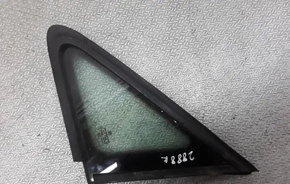 Volkswagen Caddy Front triangle window/glass 