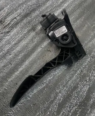 Ford Mondeo MK IV Accelerator throttle pedal 6G929F836SC