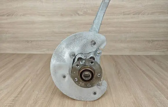 Front wheel hub