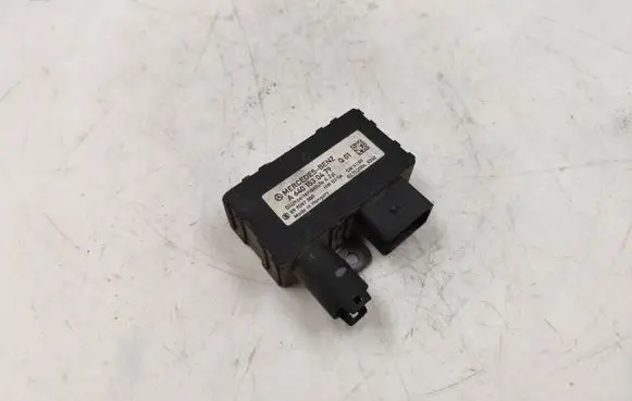 Mercedes-Benz A W169 Glow plug pre-heat relay A6401530479 899087000