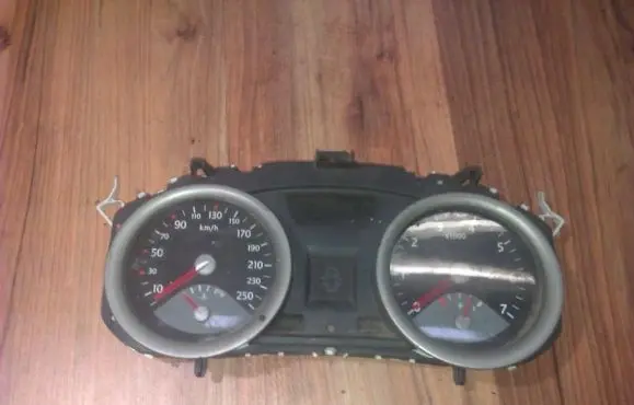 Renault Megane II Speedometer (instrument cluster) 8200306538