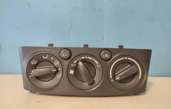 Toyota Avensis T250 Climate control unit 55900-05240