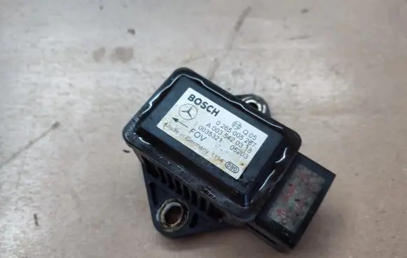 Mercedes-Benz CLS C219 ESP acceleration yaw rate sensor A0035420318