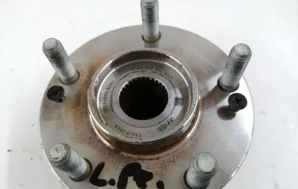 Hyundai Kona I Front wheel ball bearing U05219098297 F627665