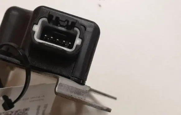 Nissan X-Trail T30 ESP acceleration yaw rate sensor 47930EQ010