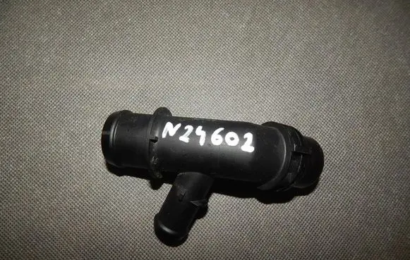Audi A4 S4 B9 Engine coolant pipe/hose 8W0122293AE