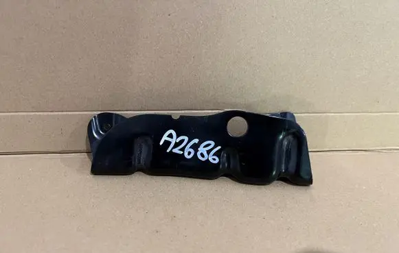 Audi Q5 SQ5 Fender mounting bracket 8R0821468a