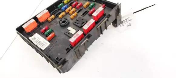 Volkswagen PASSAT B6 Fuse box set 3C0937125 63592777