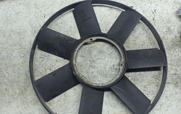 BMW 5 E39 Fan impeller 2243303 6600100000