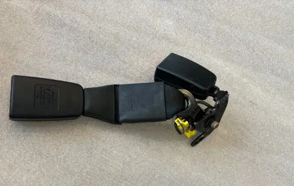 Mercedes-Benz C AMG W204 Rear seatbelt buckle 2048602669 A2048602669