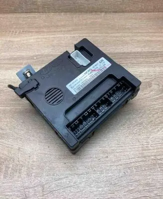 Hyundai Santa Fe Central body control module 954002B810 5WY81J9B