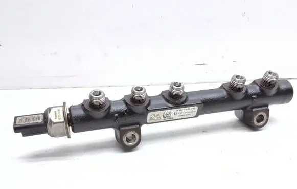 Volvo V40 Fuel main line pipe 9685297580 28497Z01