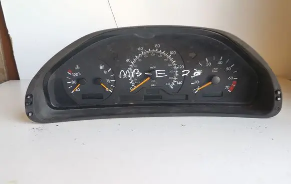 Mercedes-Benz E W210 Speedometer (instrument cluster) 2105405047