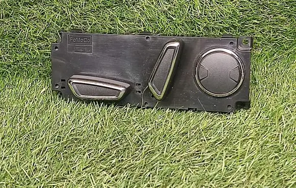 Ford Fusion II Seat control switch DG9T14B709 DG9T14B709AE3ZHE