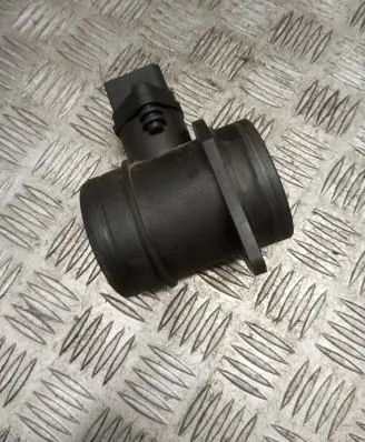 Skoda Octavia Mk2 (1Z) Mass air flow meter 0281002531 038906461B