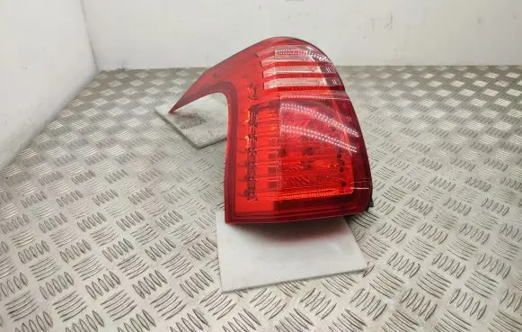 Peugeot 5008 Rear/tail lights