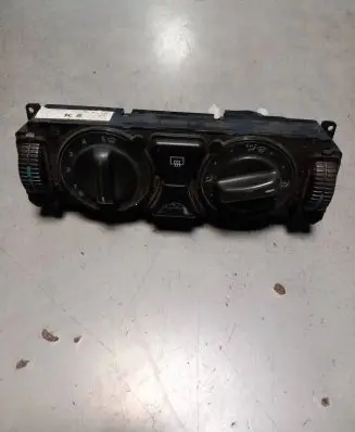Mercedes-Benz C W202 Climate control unit 210830185