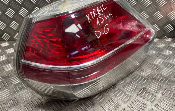 Nissan X-Trail T32 Rear/tail lights 22017939