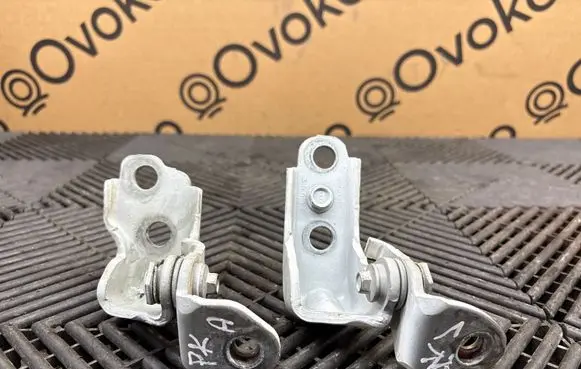 Ford Mustang VI Front door hinges set