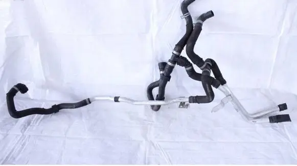 BMW X7 G07 Engine coolant pipe/hose 6821650 6992940