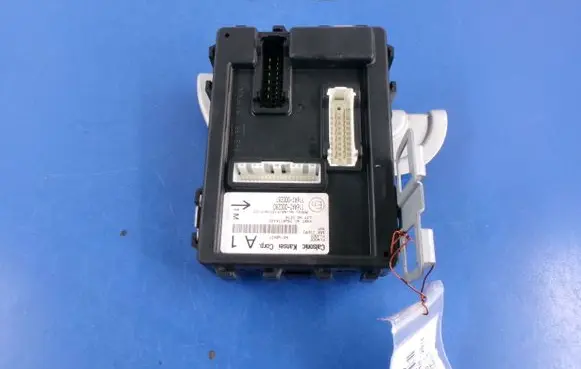 Nissan Juke I F15 Comfort/convenience module 116RAI-000280