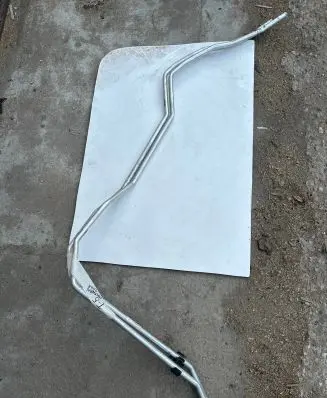 Volkswagen Multivan T5 Engine coolant pipe/hose 7H1819885E 242008