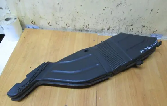 Audi A4 S4 B6 8E 8H Air intake duct part 8E0129618D 8E0129617E