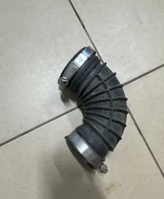 Air intake hose/pipe