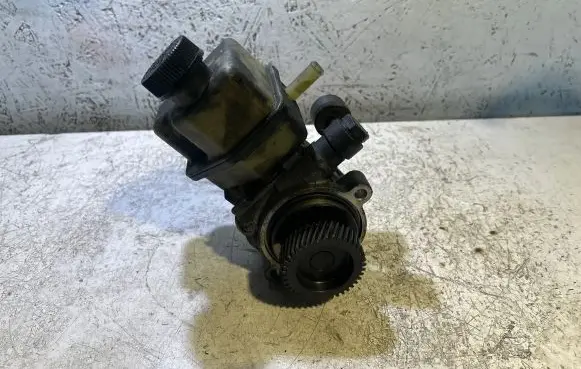 Mazda 6 Power steering pump