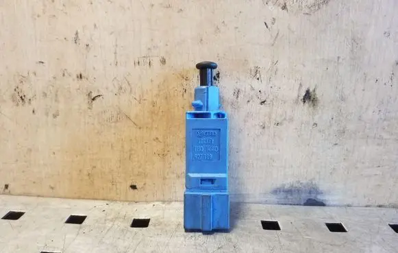 Brake pedal sensor switch
