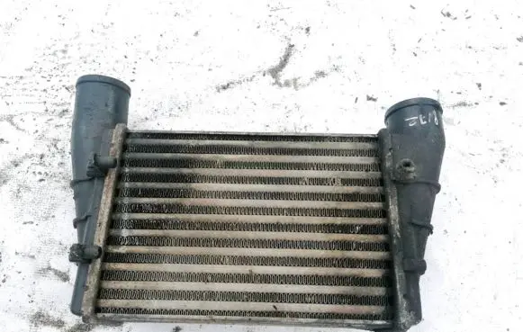 Volkswagen PASSAT B5 Intercooler radiator 058145805A