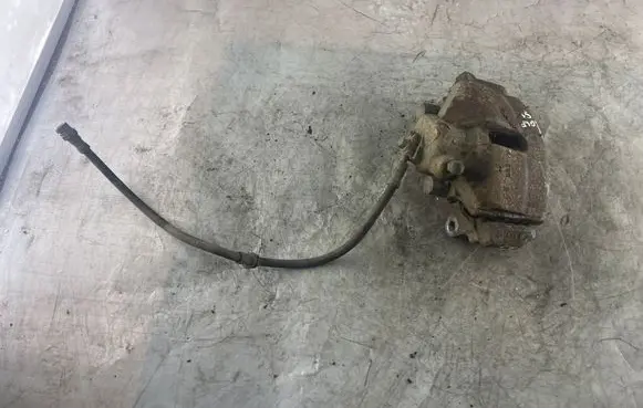 Volkswagen Golf Plus Front brake caliper