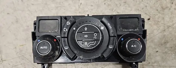 Peugeot 5008 Climate control unit 40017009
