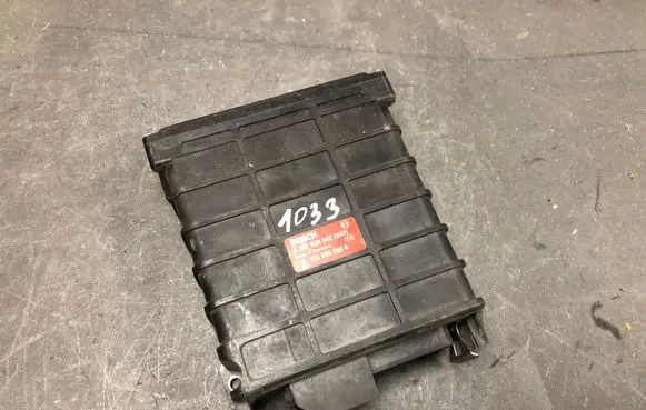Volkswagen Golf II Engine control unit/module 0280800042 321906263B