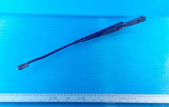 Opel Zafira A Front wiper blade arm 90582557 182186
