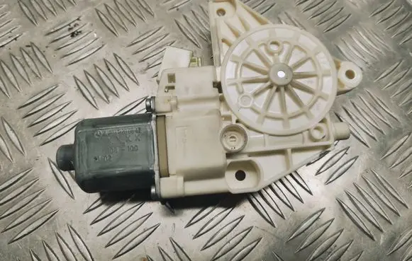 Mercedes-Benz GLK (X204) Rear door window regulator motor A2048200642