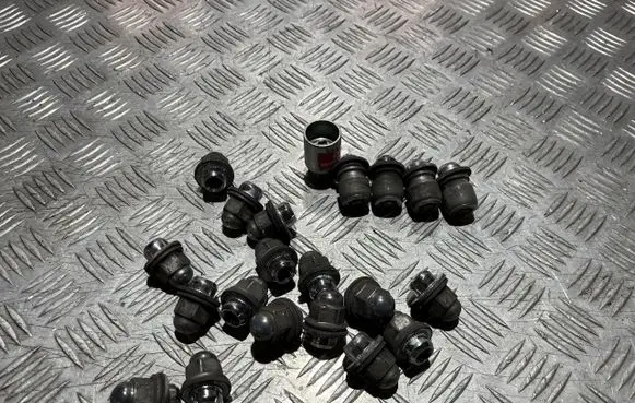 Mitsubishi Eclipse Cross Anti-theft wheel nuts and lock PU19906