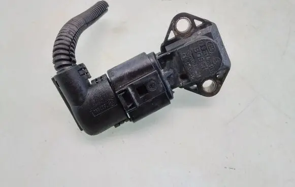 Volkswagen PASSAT B5 Air pressure sensor 038906051