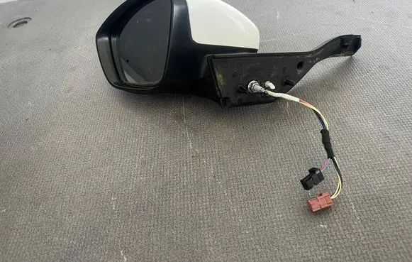 Nissan Qashqai Front door electric wing mirror