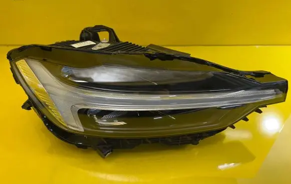 Volvo XC60 Headlight/headlamp 32404706