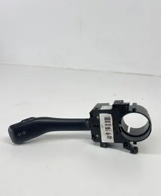 Volkswagen Golf IV Wiper turn signal indicator stalk/switch 8L0953513G 2096212 202852