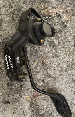 Toyota Avensis Verso Accelerator throttle pedal