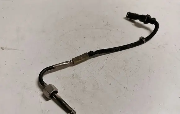 Mercedes-Benz C AMG W205 Exhaust gas temperature sensor A0009056904