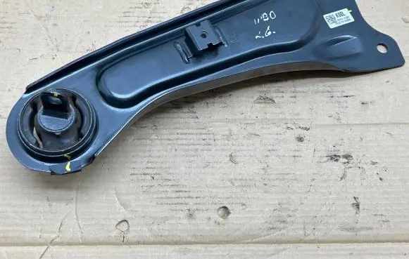Rear control arm