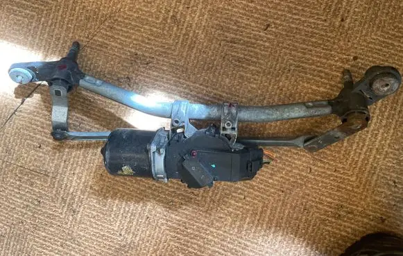 Renault Clio III Front wiper linkage 54533611