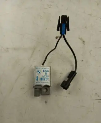 BMW 5 E39 Antenna control unit 65248362533 AAT309