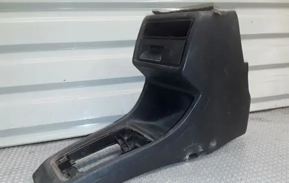 Volkswagen Golf II Center console 